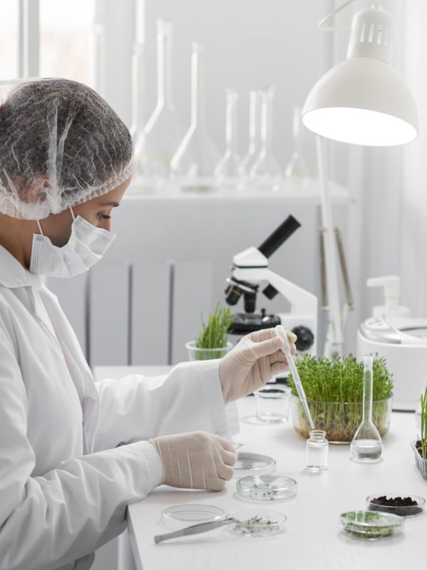 side-view-woman-experiment-sprout side-view-woman-experiment-sprout